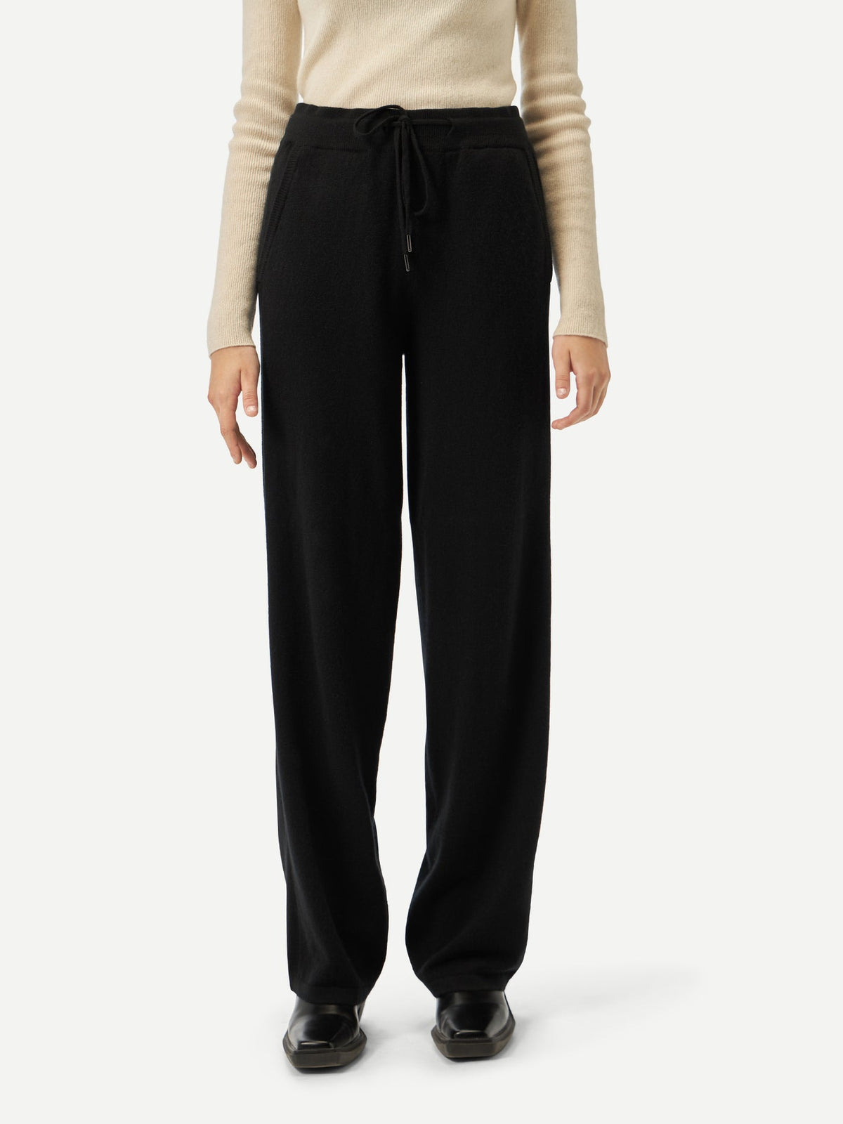 Cashmere Straight Leg Jogger — Black