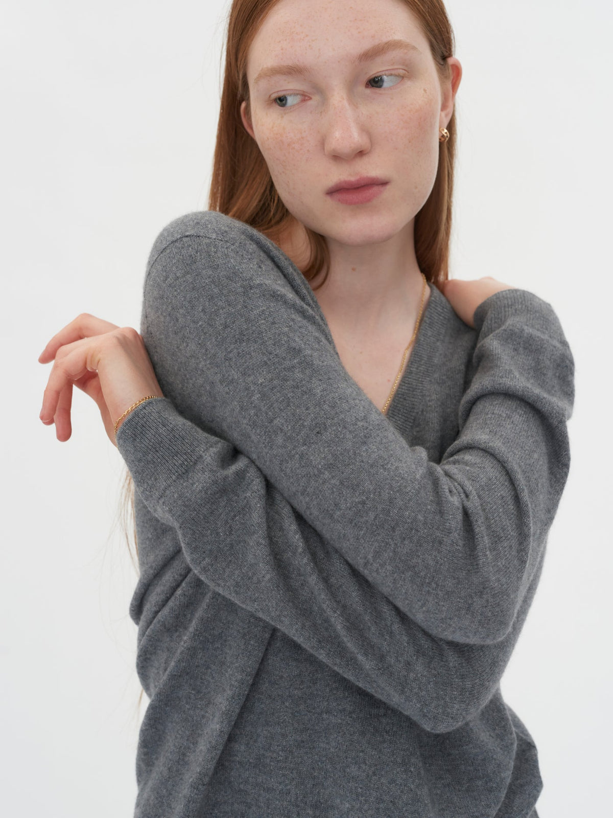 Essential Cashmere V-neck Sweater — Gray