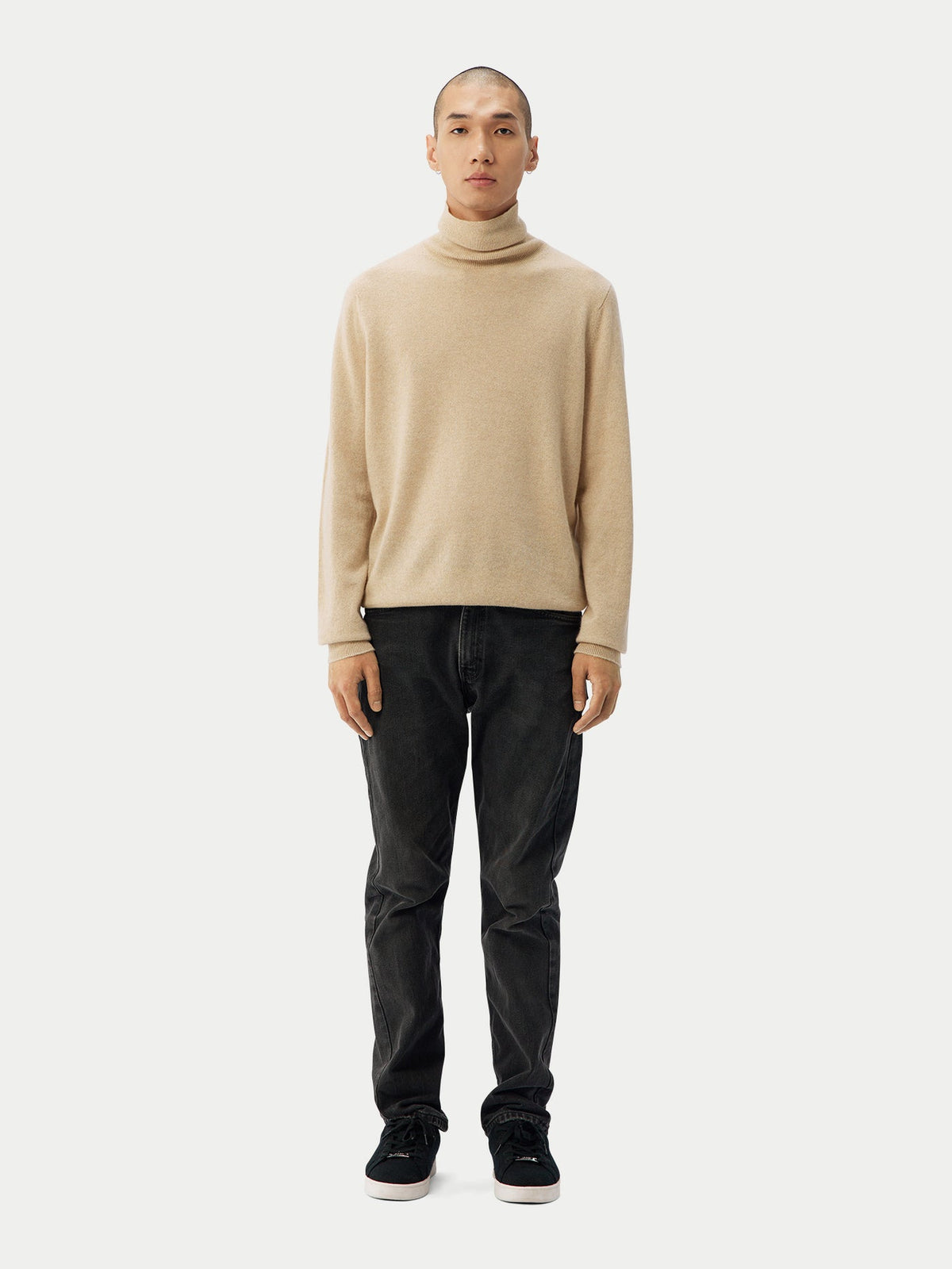 Essential Turtleneck Cashmere Sweater — Beige
