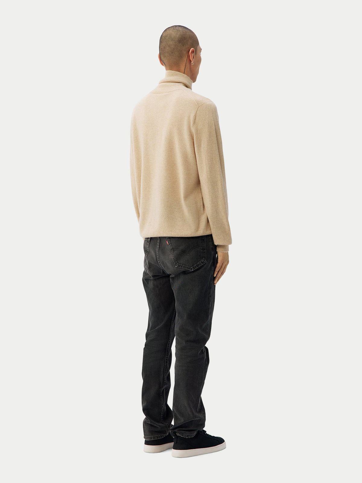 Essential Turtleneck Cashmere Sweater — Beige