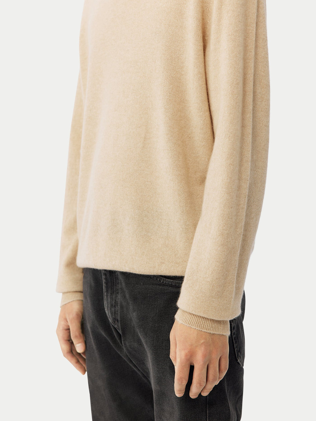 Essential Turtleneck Cashmere Sweater — Beige