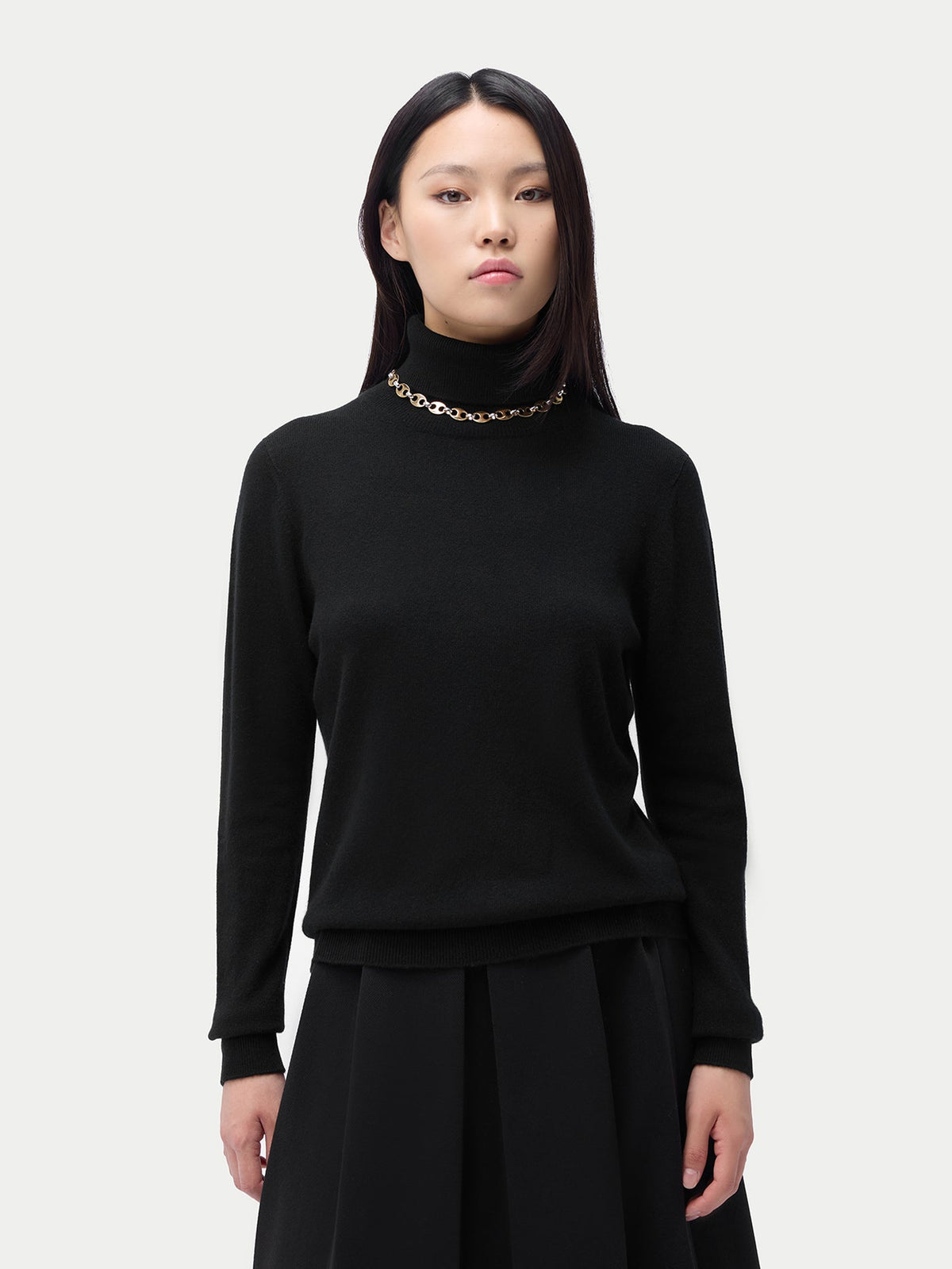 Essential Cashmere Turtleneck Sweater — Black