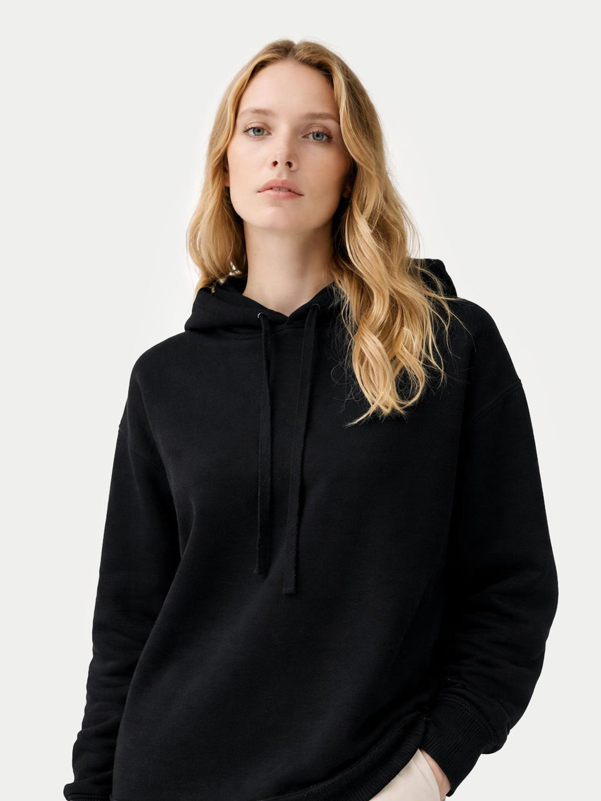 Cashmere Pullover Hoodie — Black