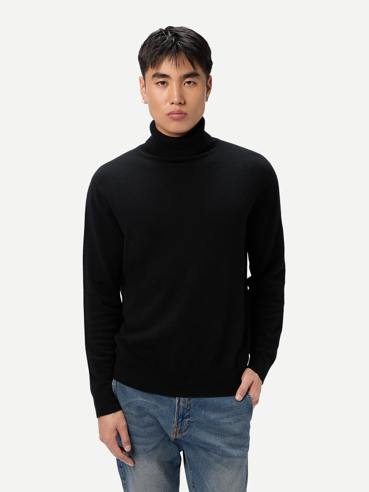 Timeless Turtleneck Cashmere Sweater — Black