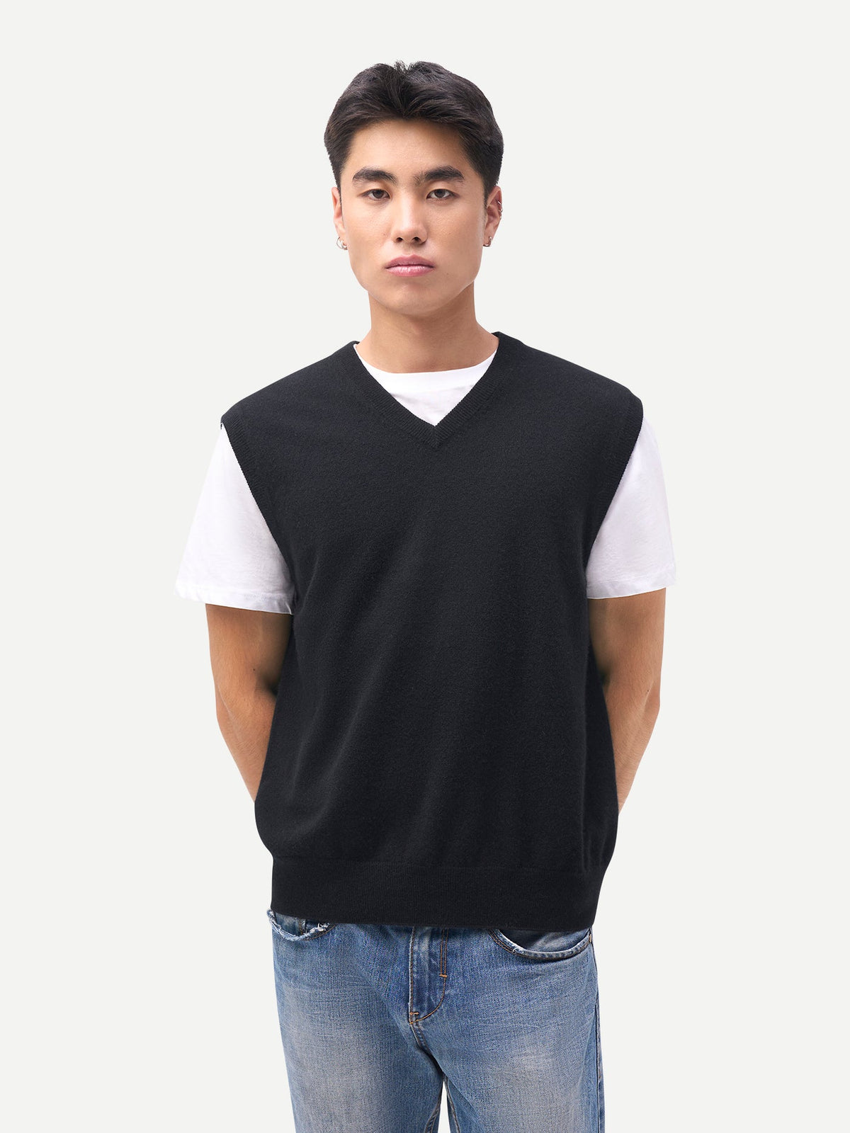 Timeless V-neck Cashmere Vest — Black