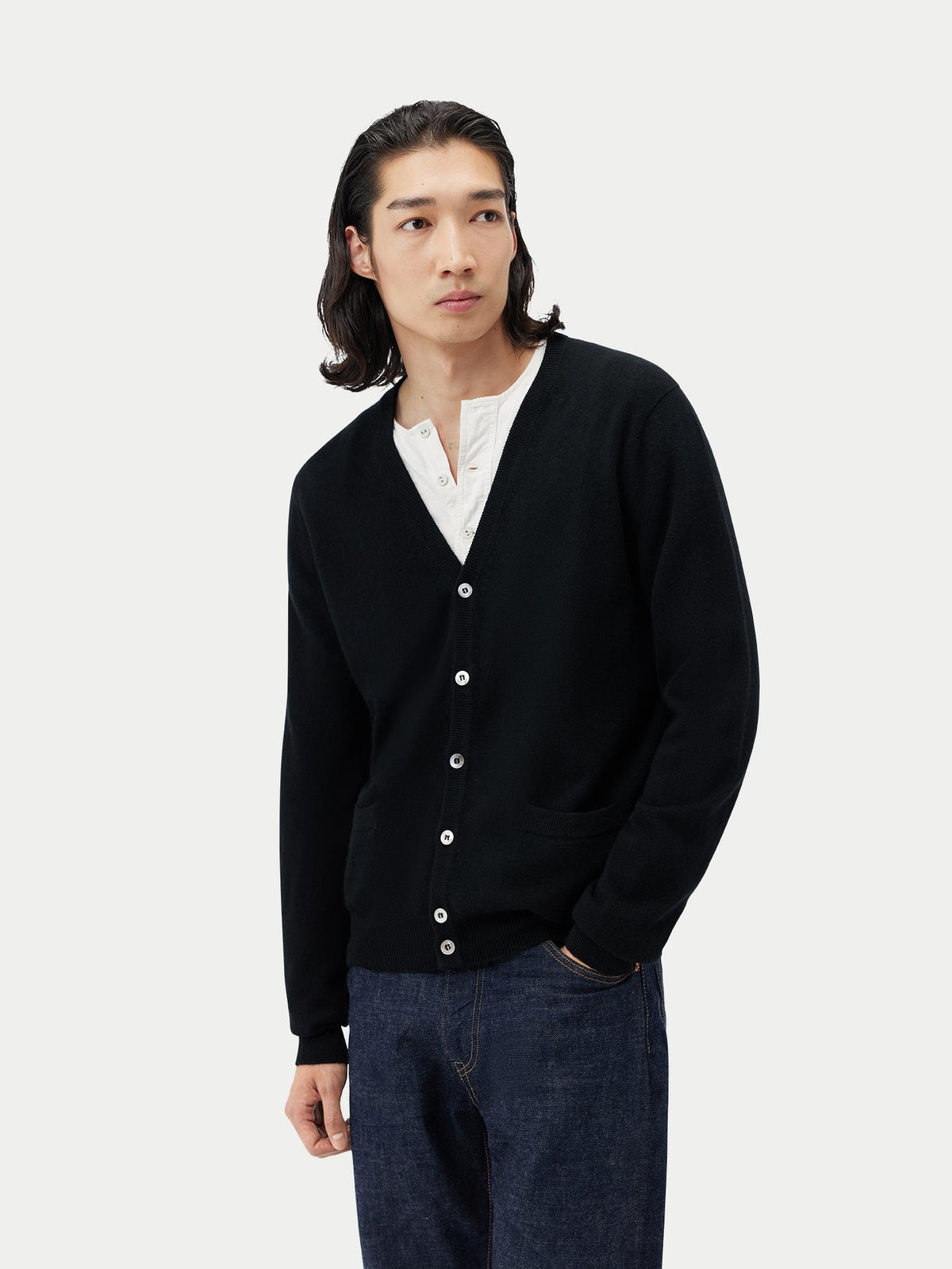 Essential Cashmere V-neck Cardigan — Black
