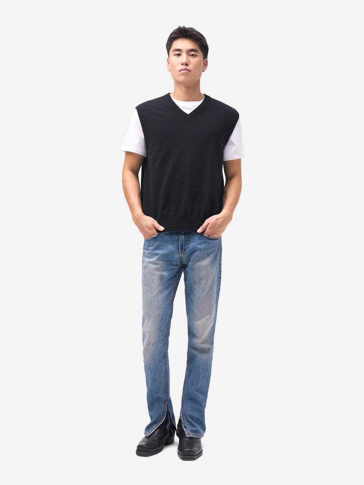 Timeless V-neck Cashmere Vest — Black