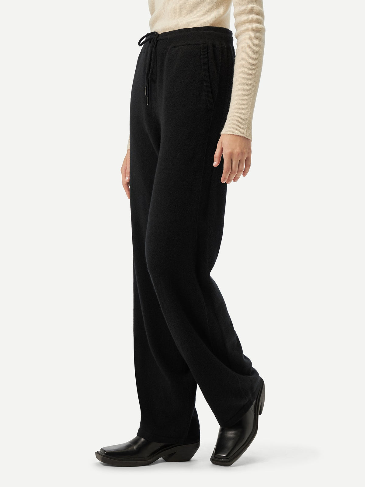 Cashmere Straight Leg Jogger — Black