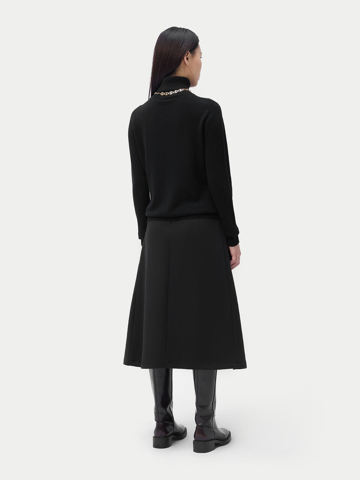 Essential Cashmere Turtleneck Sweater — Black