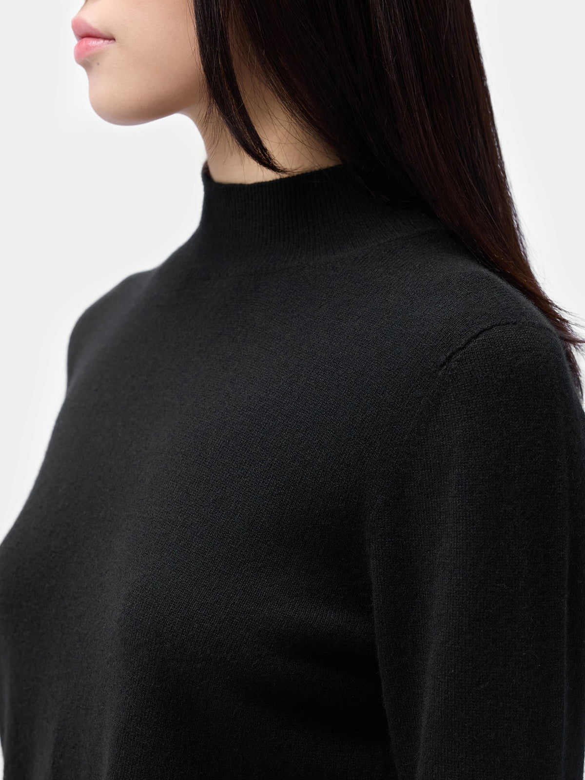 Essential Cashmere Mock Neck Sweater — Black