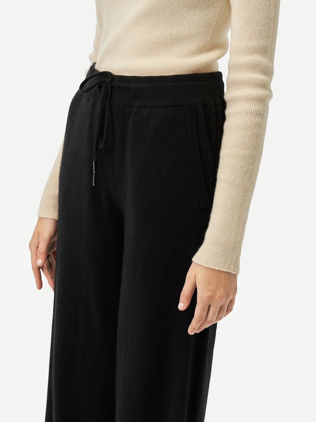 Cashmere Straight Leg Jogger — Black