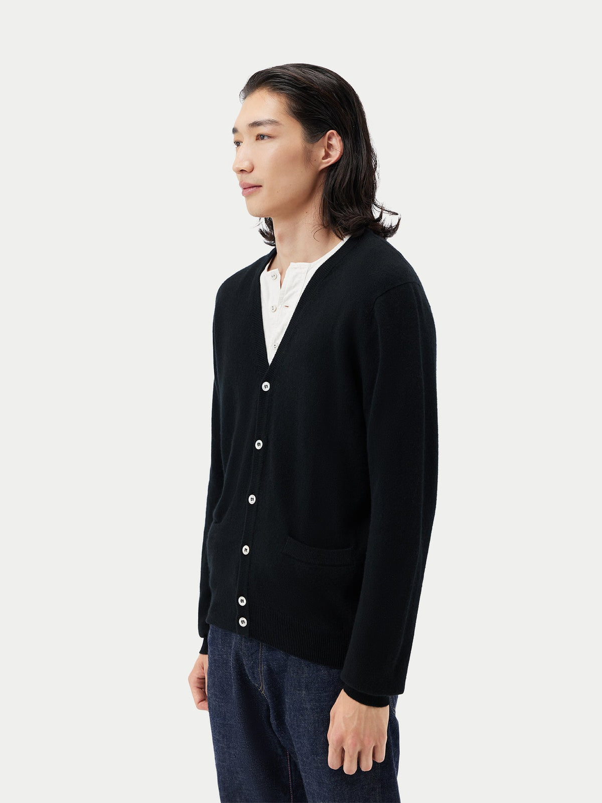 Essential Cashmere V-neck Cardigan — Black