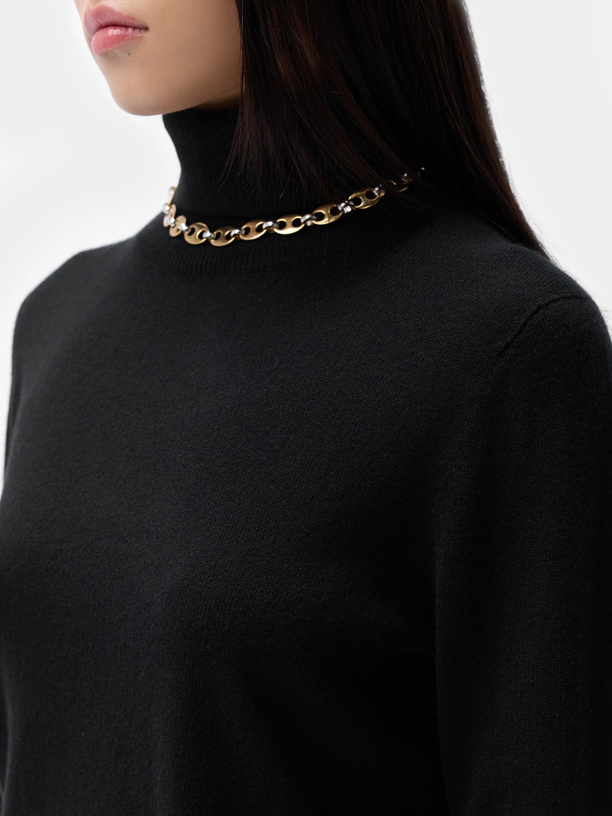 Essential Cashmere Turtleneck Sweater — Black
