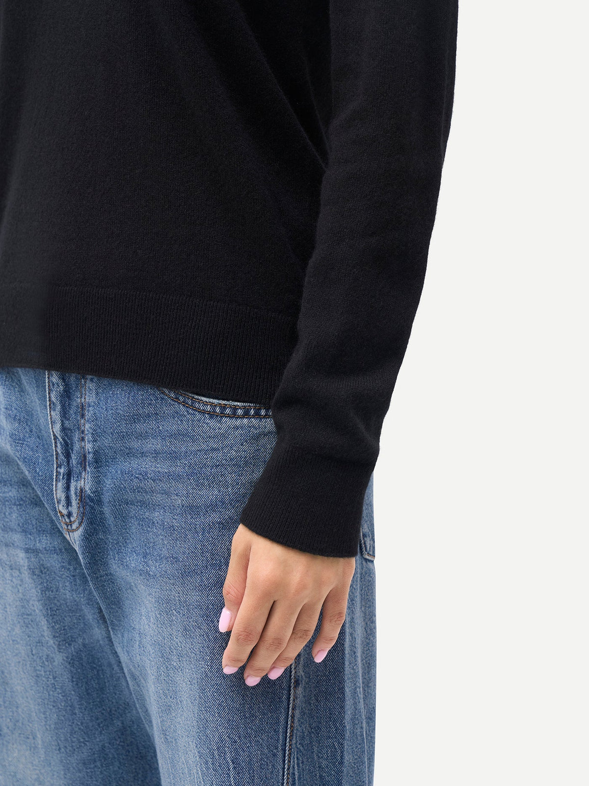 Timeless Cashmere V-neck Sweater — Black