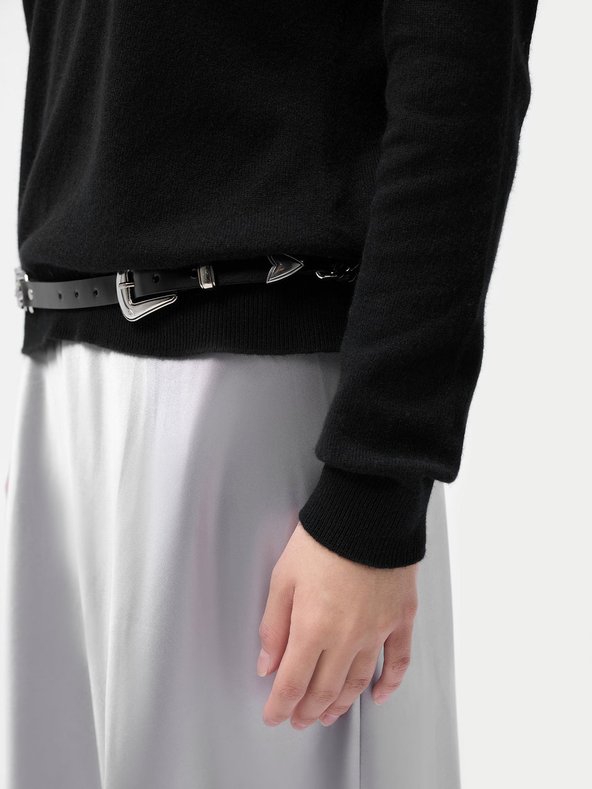Essential Cashmere Mock Neck Sweater — Black