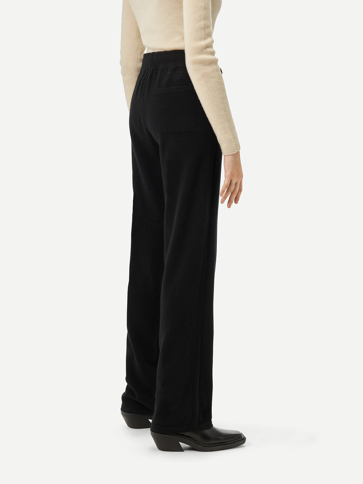 Cashmere Straight Leg Jogger — Black