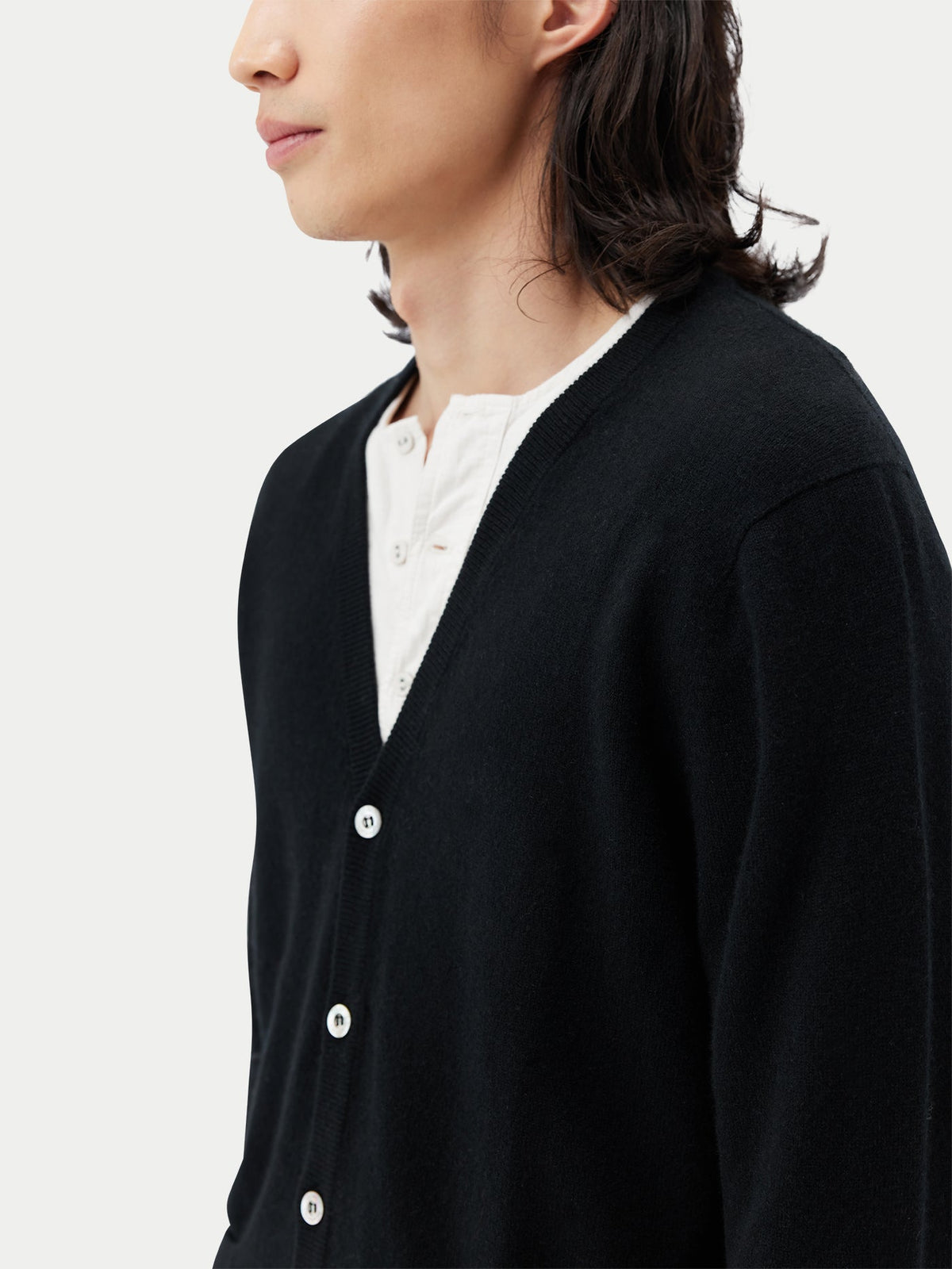 Essential Cashmere V-neck Cardigan — Black