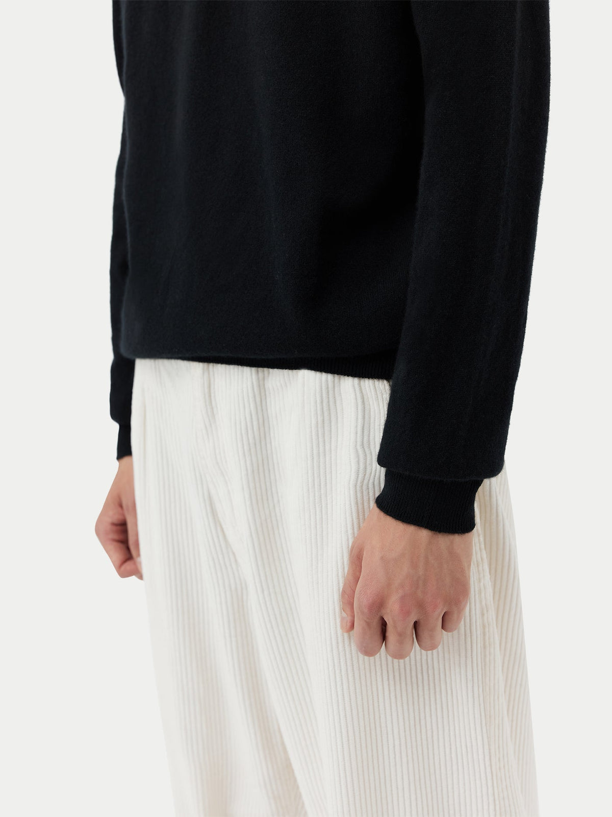 Essential Cashmere Polo Sweater — Black