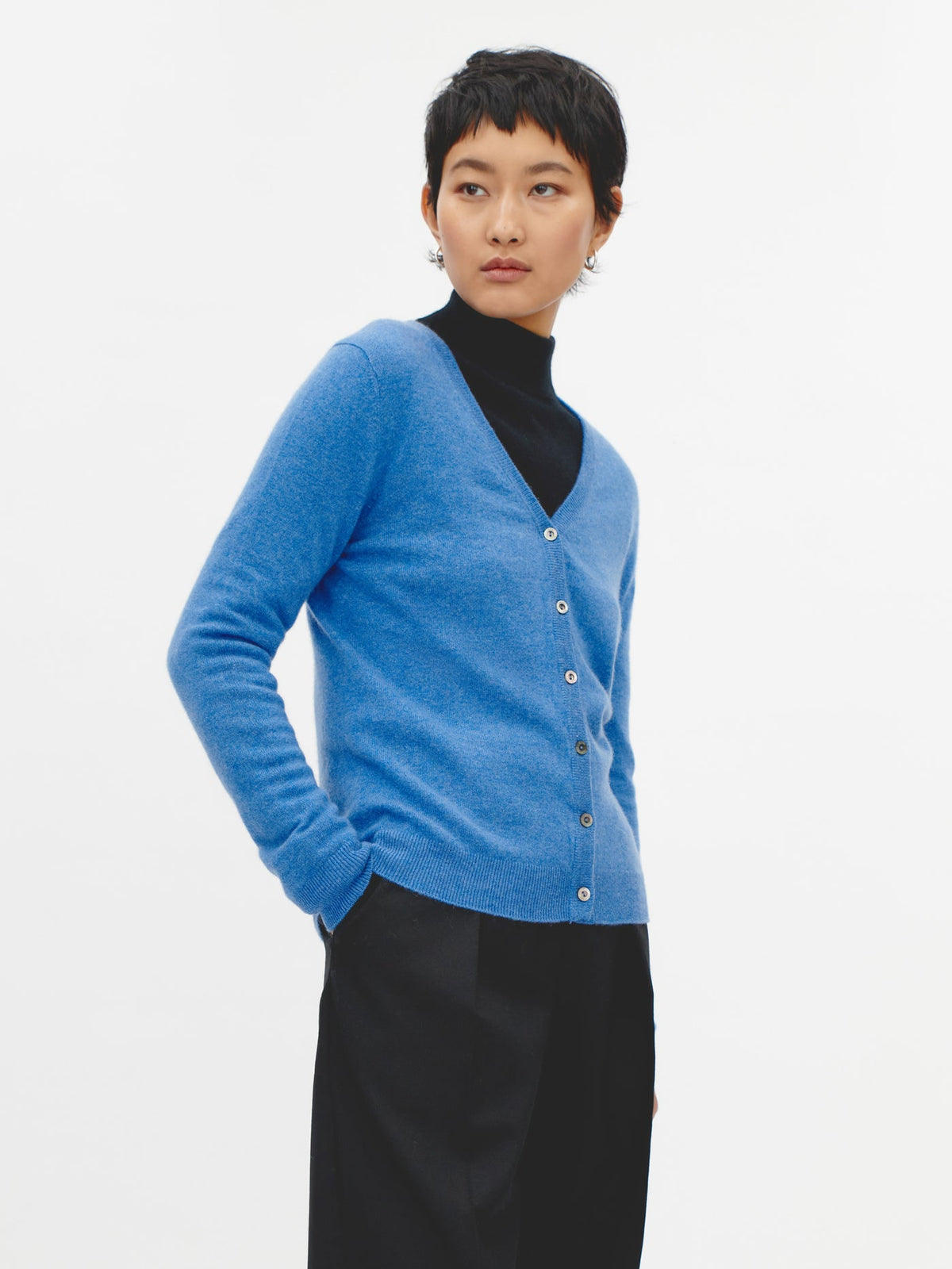 Essential Cashmere V-neck Cardigan — Blue