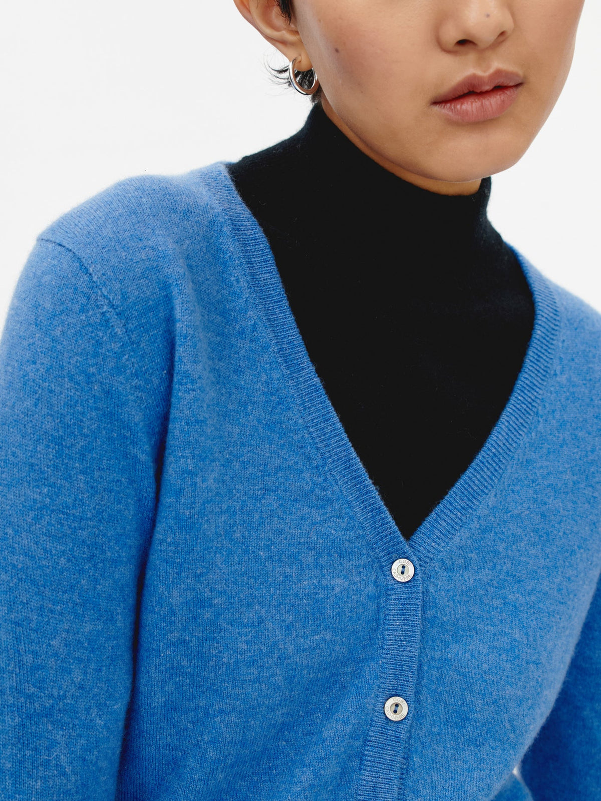 Essential Cashmere V-neck Cardigan — Blue