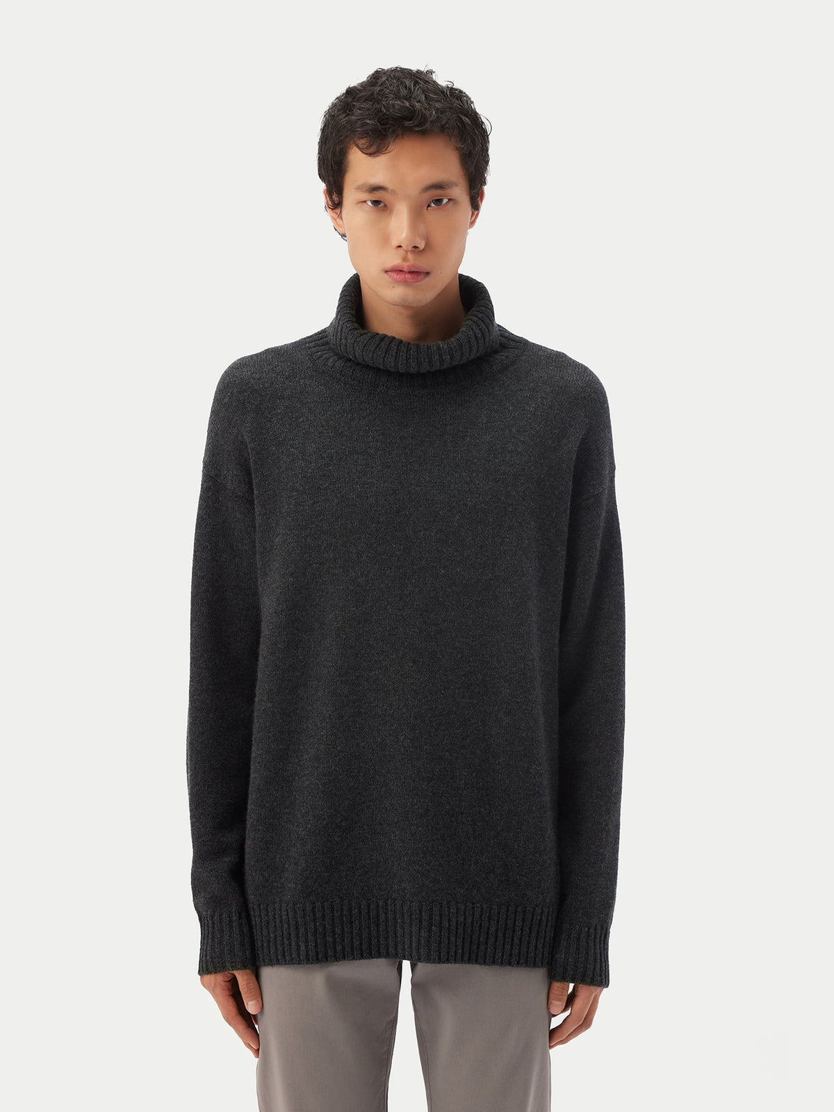 Men's Cashmere Turtleneck — Charcoal