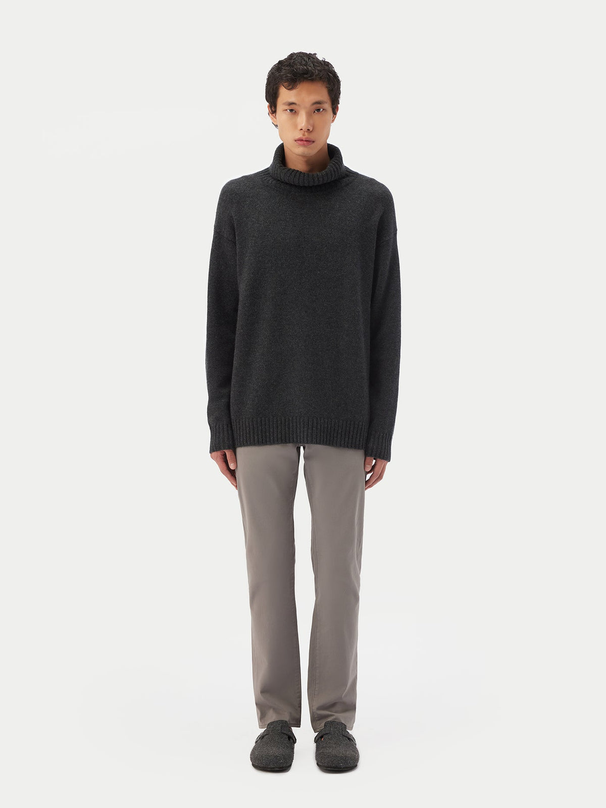 Men's Cashmere Turtleneck — Charcoal