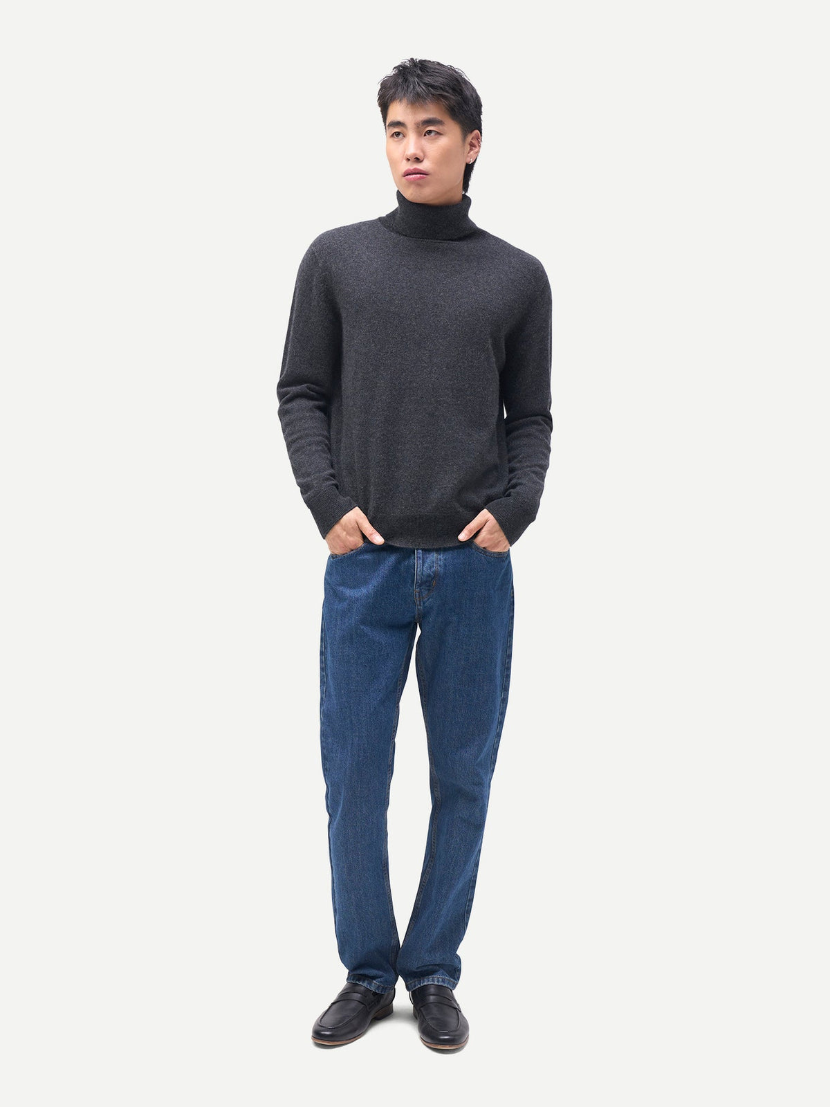 Essential Turtleneck Cashmere Sweater — Charcoal