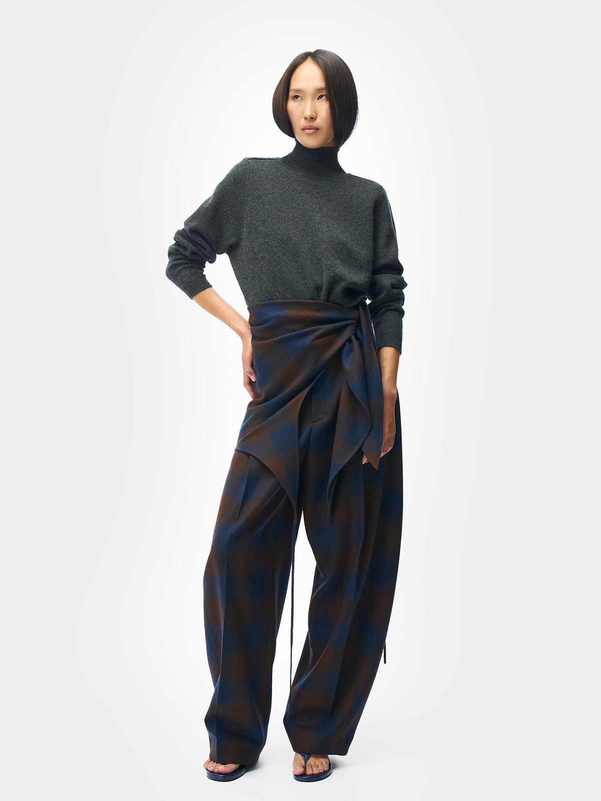 Cropped High-neck Cashmere Sweater — Charcoal