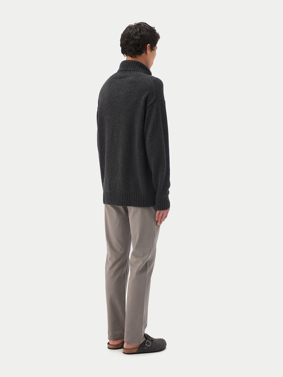 Men's Cashmere Turtleneck — Charcoal