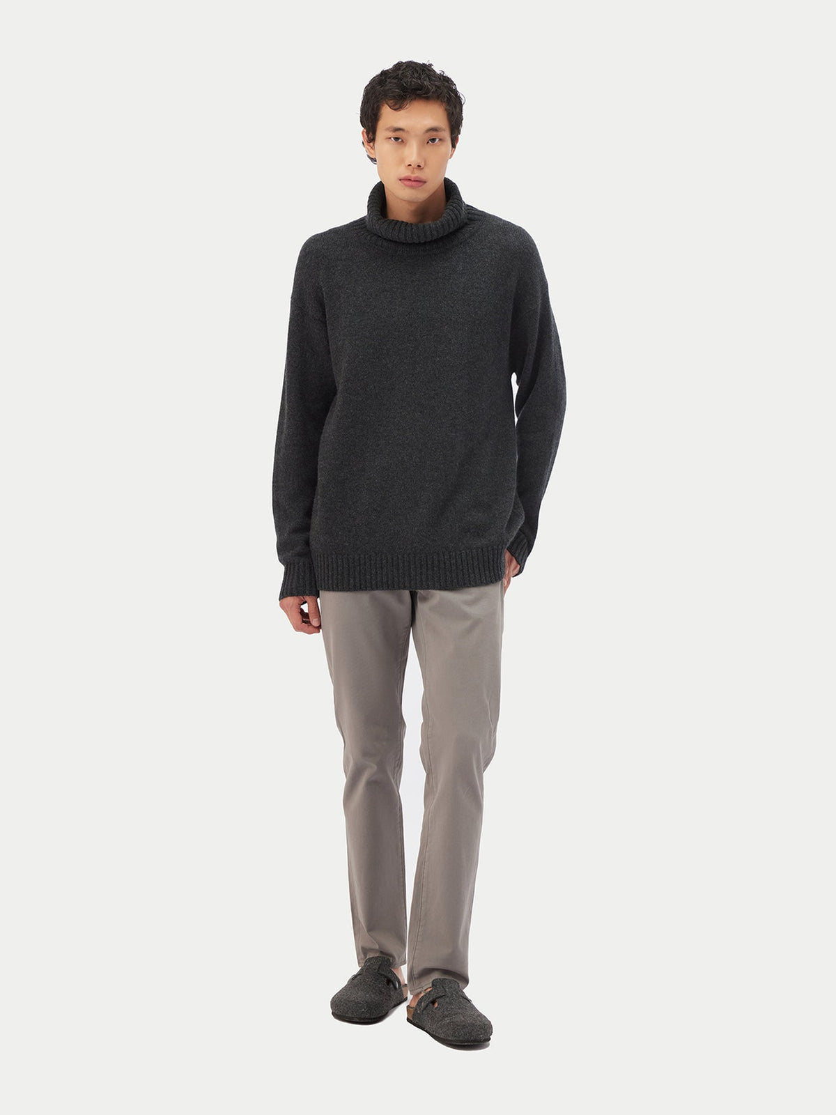 Men's Cashmere Turtleneck — Charcoal