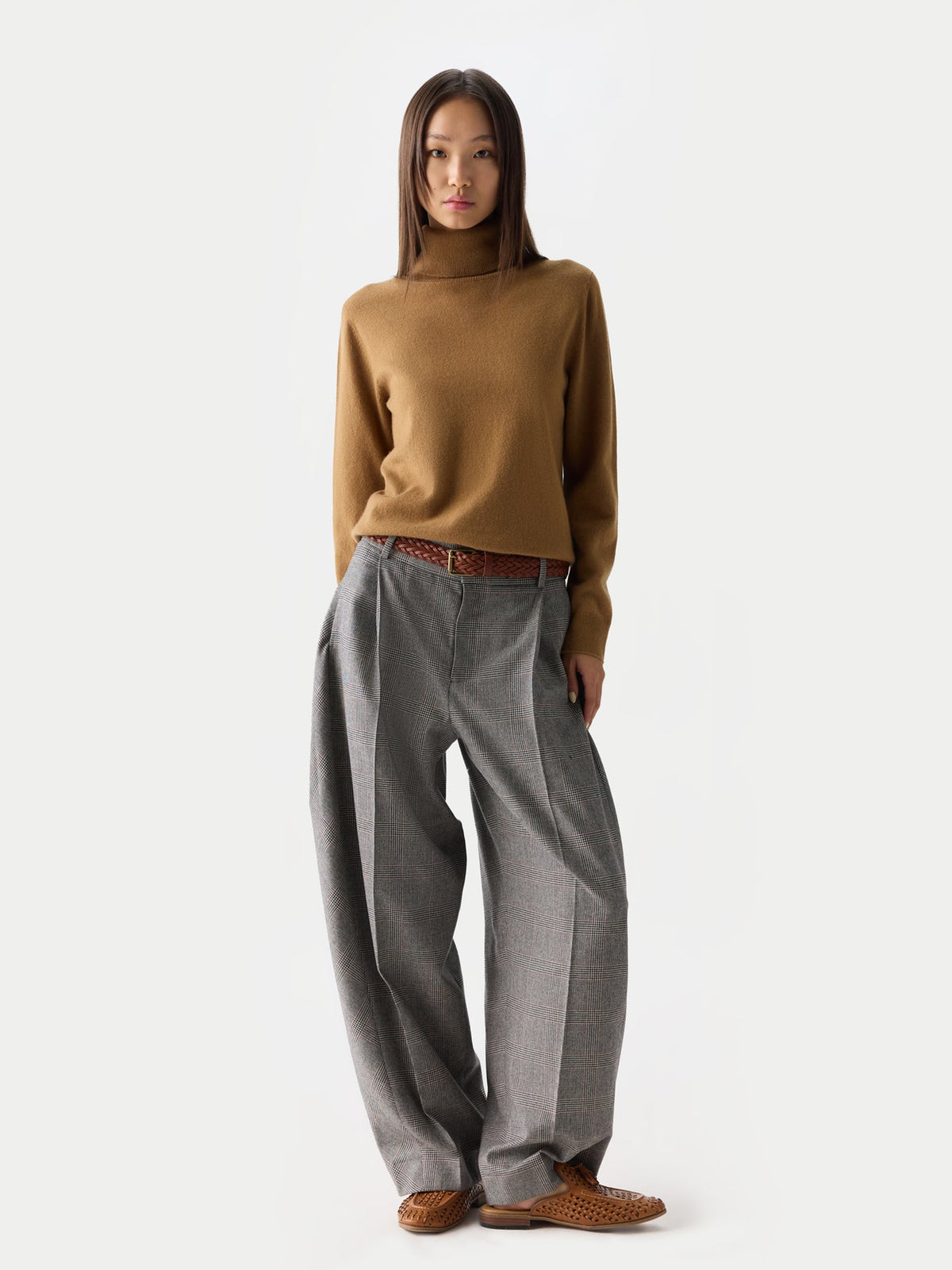 Timeless Cashmere Turtleneck Sweater — Golden Brown
