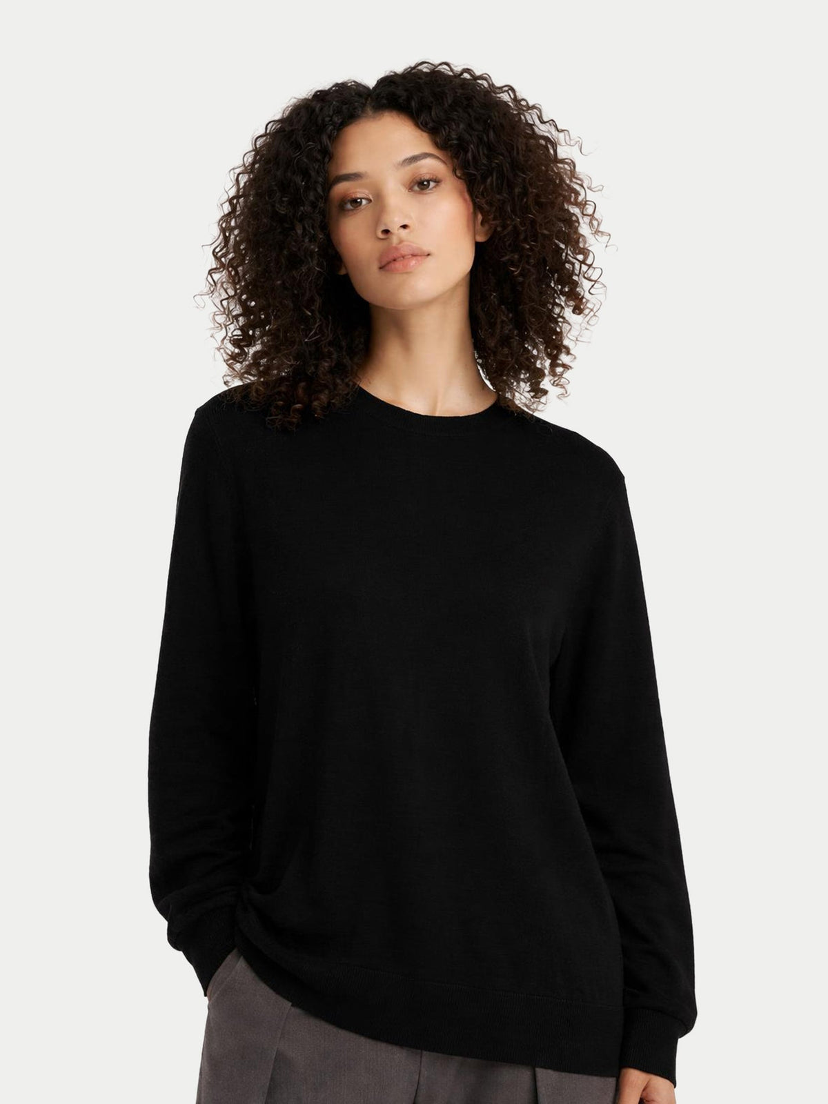 Women C-neck Cashmere Sweater — Graphite Black
