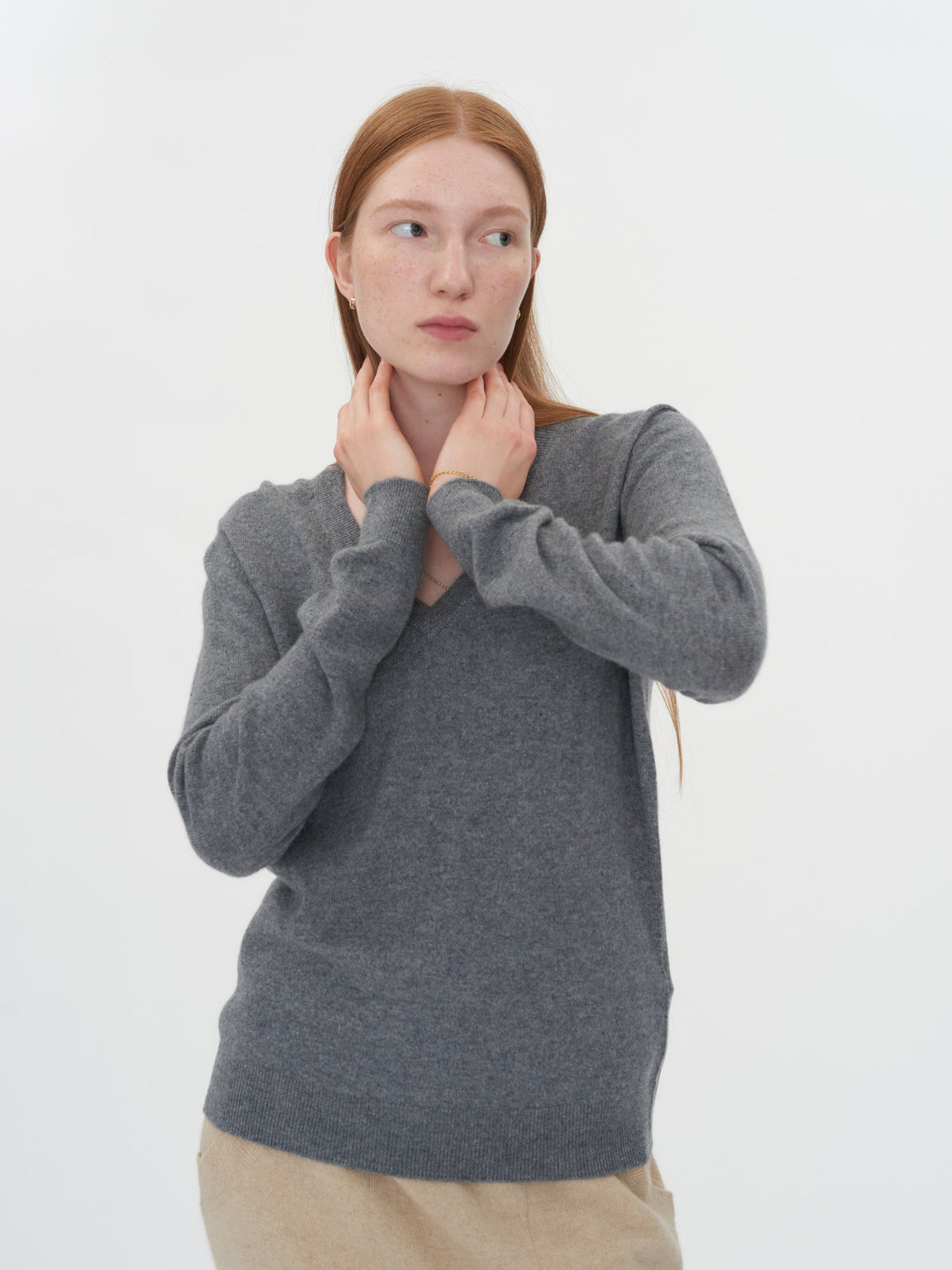 Essential Cashmere V-neck Sweater — Gray