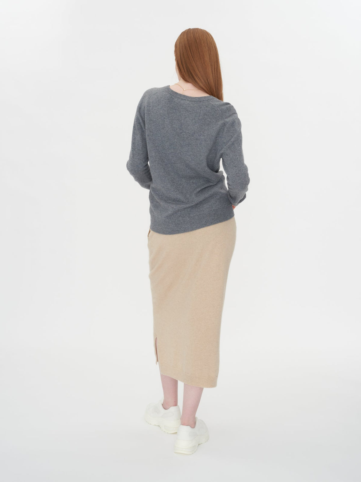Essential Cashmere V-neck Sweater — Gray