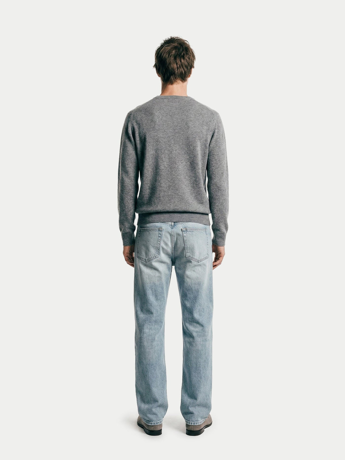 Timeless V-neck Cashmere Sweater — Gray