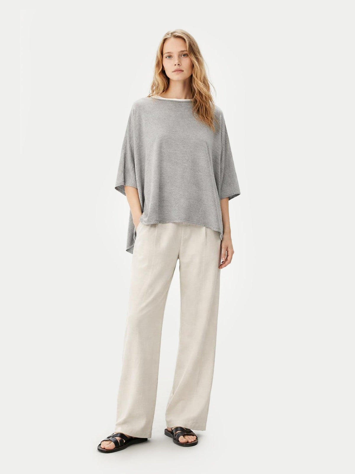 Timeless Knitted Poncho — Light Gray