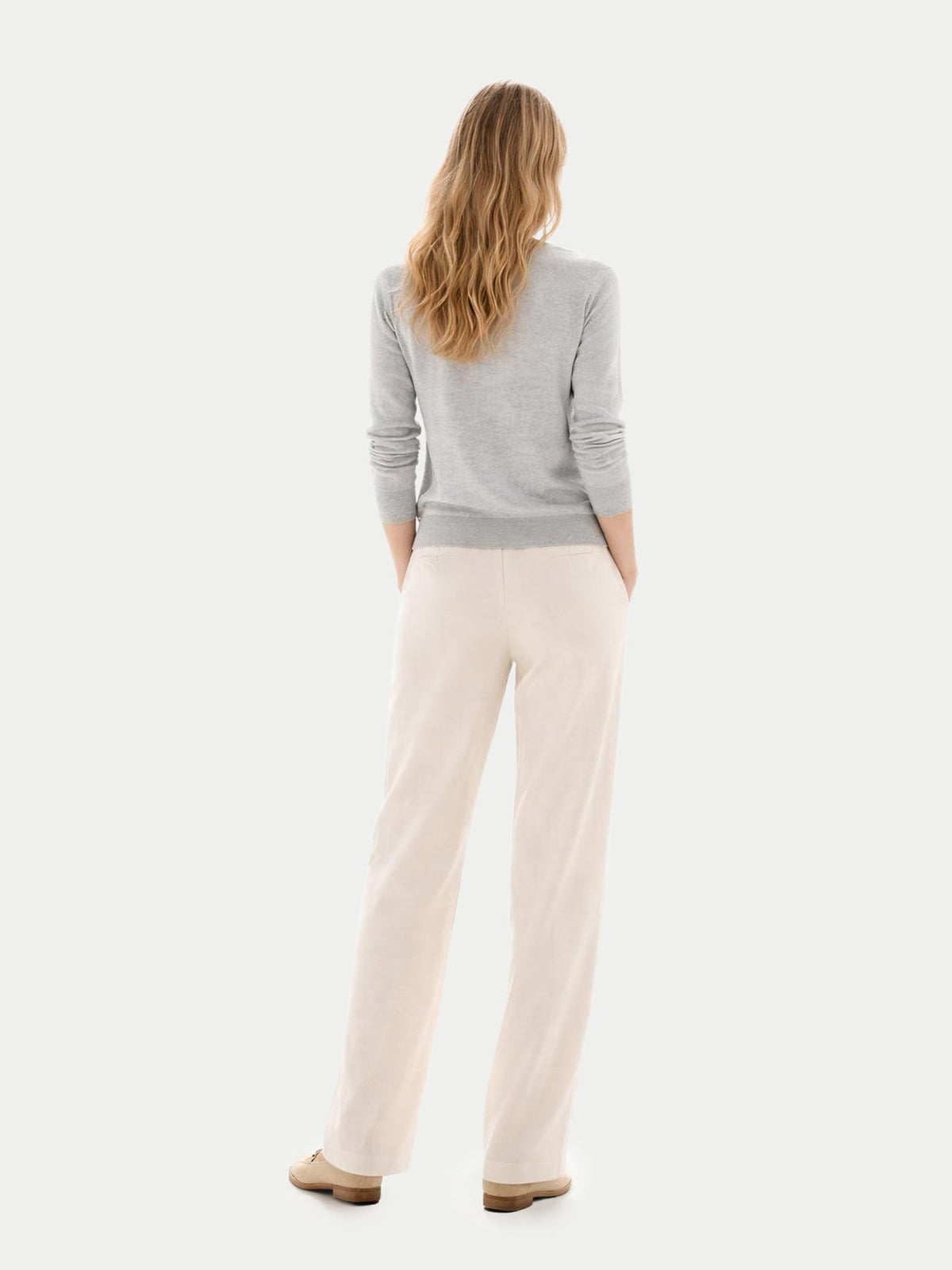 Timeless Cashmere V-neck Sweater — Light Gray