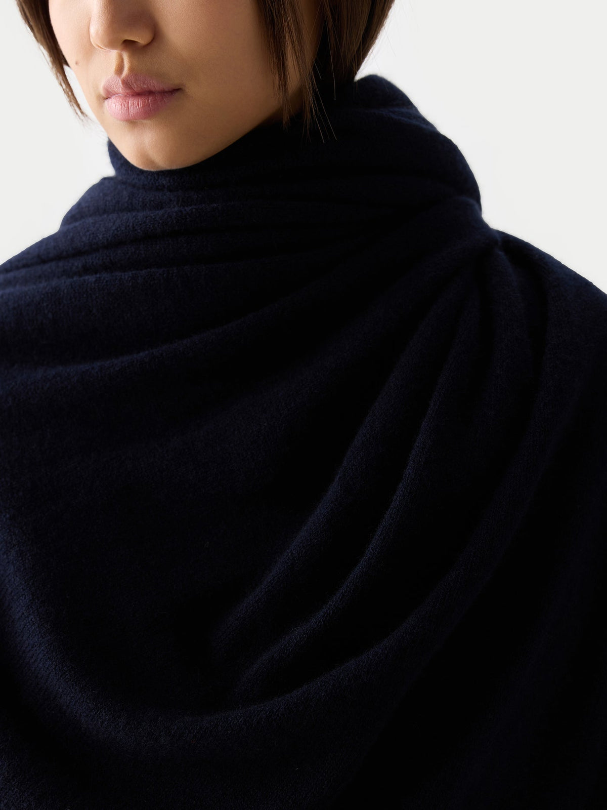 Lightweight Cashmere Shawl — Navy