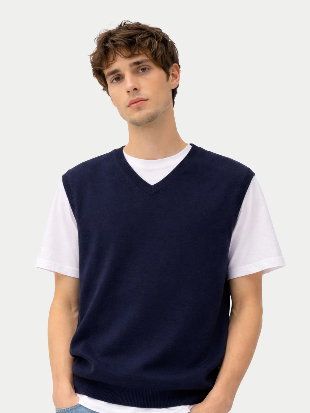 Timeless V-neck Cashmere Vest — Navy
