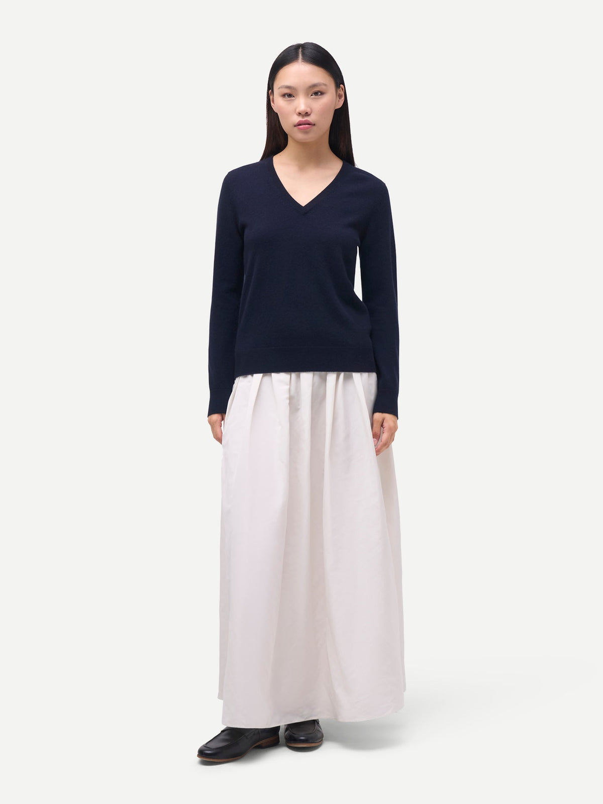 Timeless Cashmere V-neck Sweater — Navy