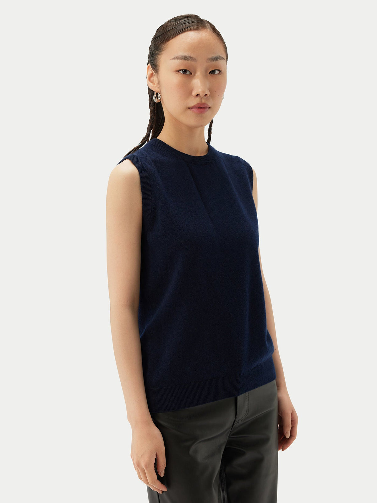 Essential Cashmere Crewneck Vest — Navy Blue