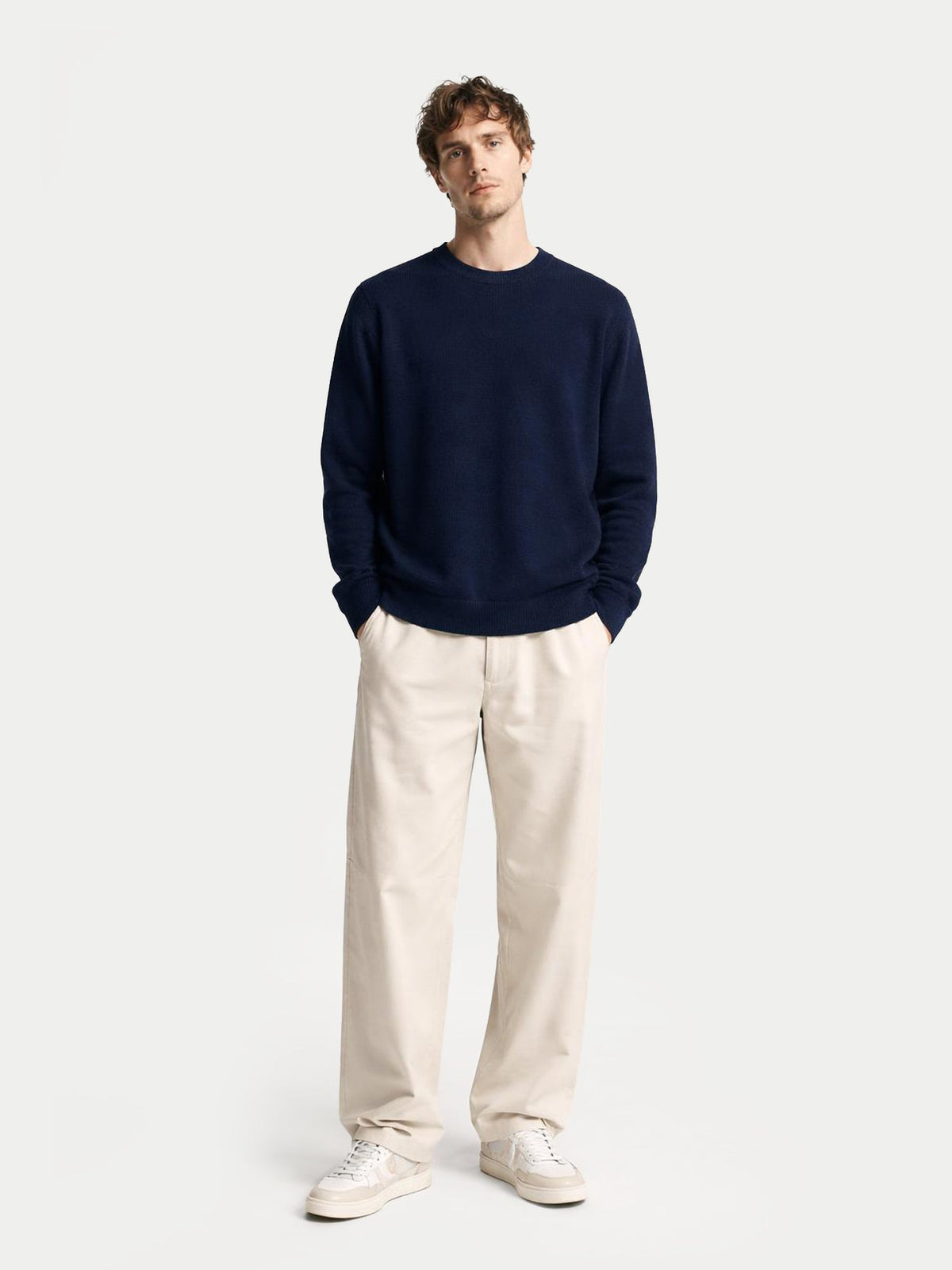 Essential Crewneck Cashmere Sweater — Navy