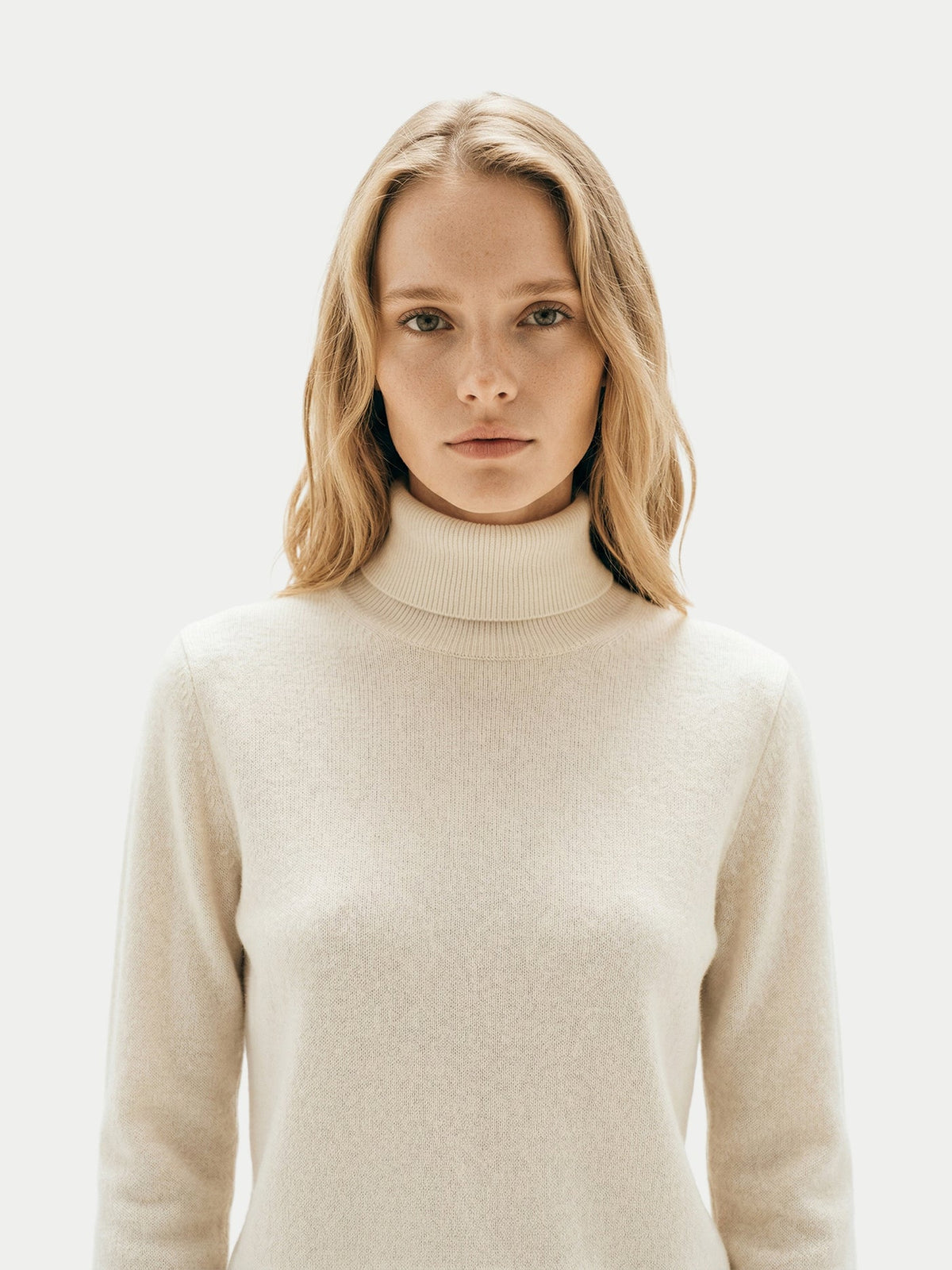 Timeless Cashmere Turtleneck Sweater — Off-white