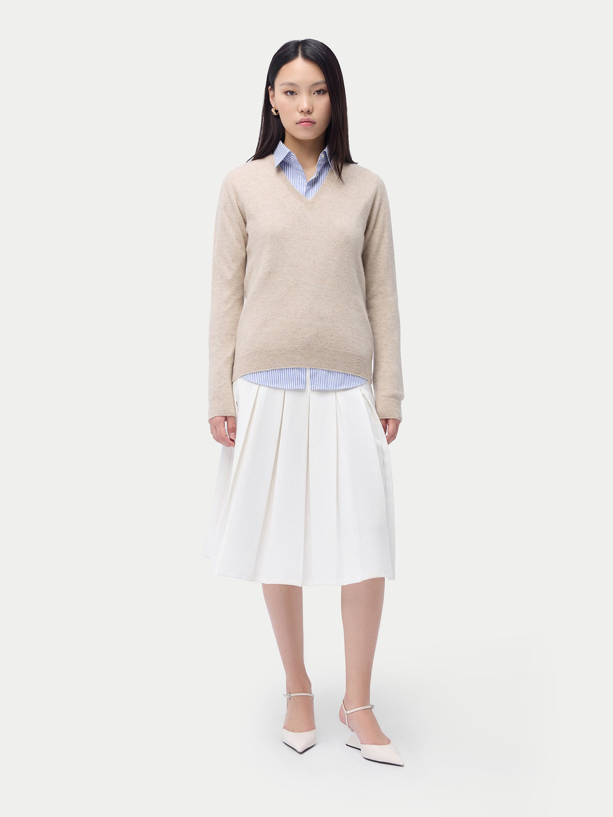Essential Cashmere V-neck Sweater — Soft Beige