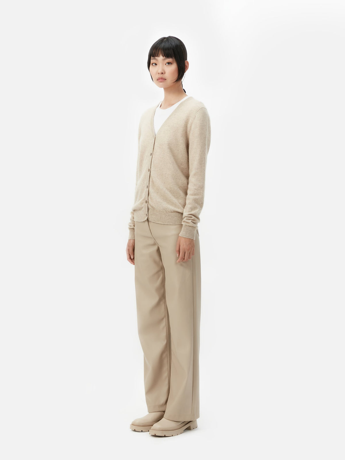 Essential Cashmere V-neck Cardigan — Soft Beige