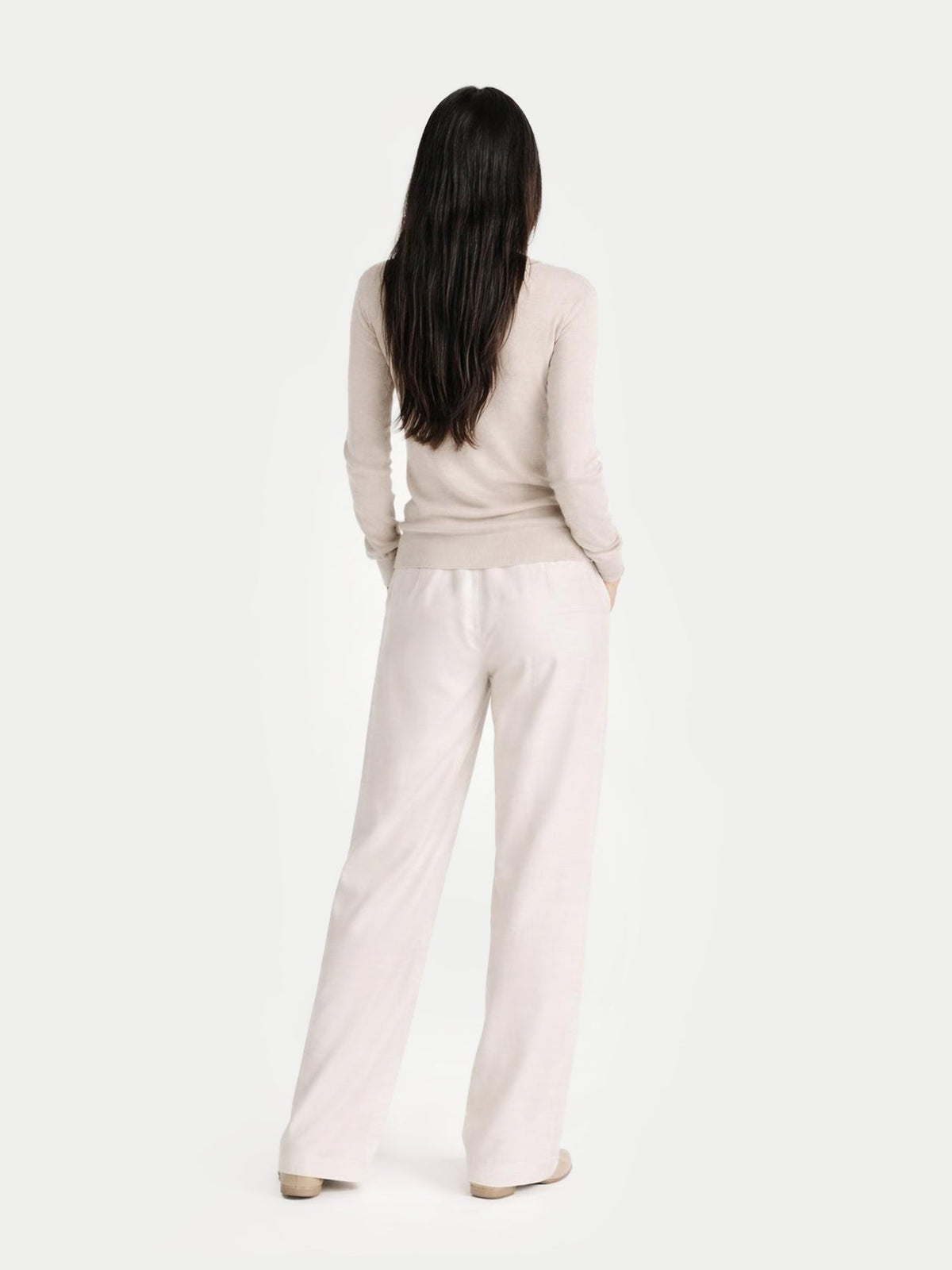 Essential Cashmere Turtleneck Sweater — Soft Beige