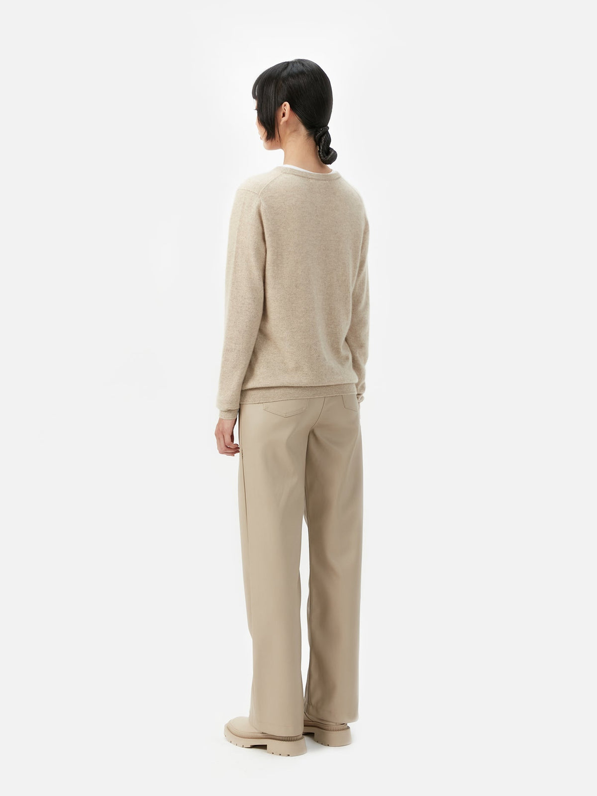Essential Cashmere V-neck Cardigan — Soft Beige