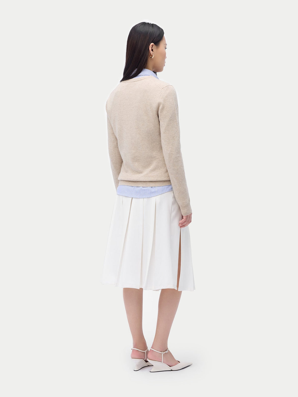 Essential Cashmere V-neck Sweater — Soft Beige