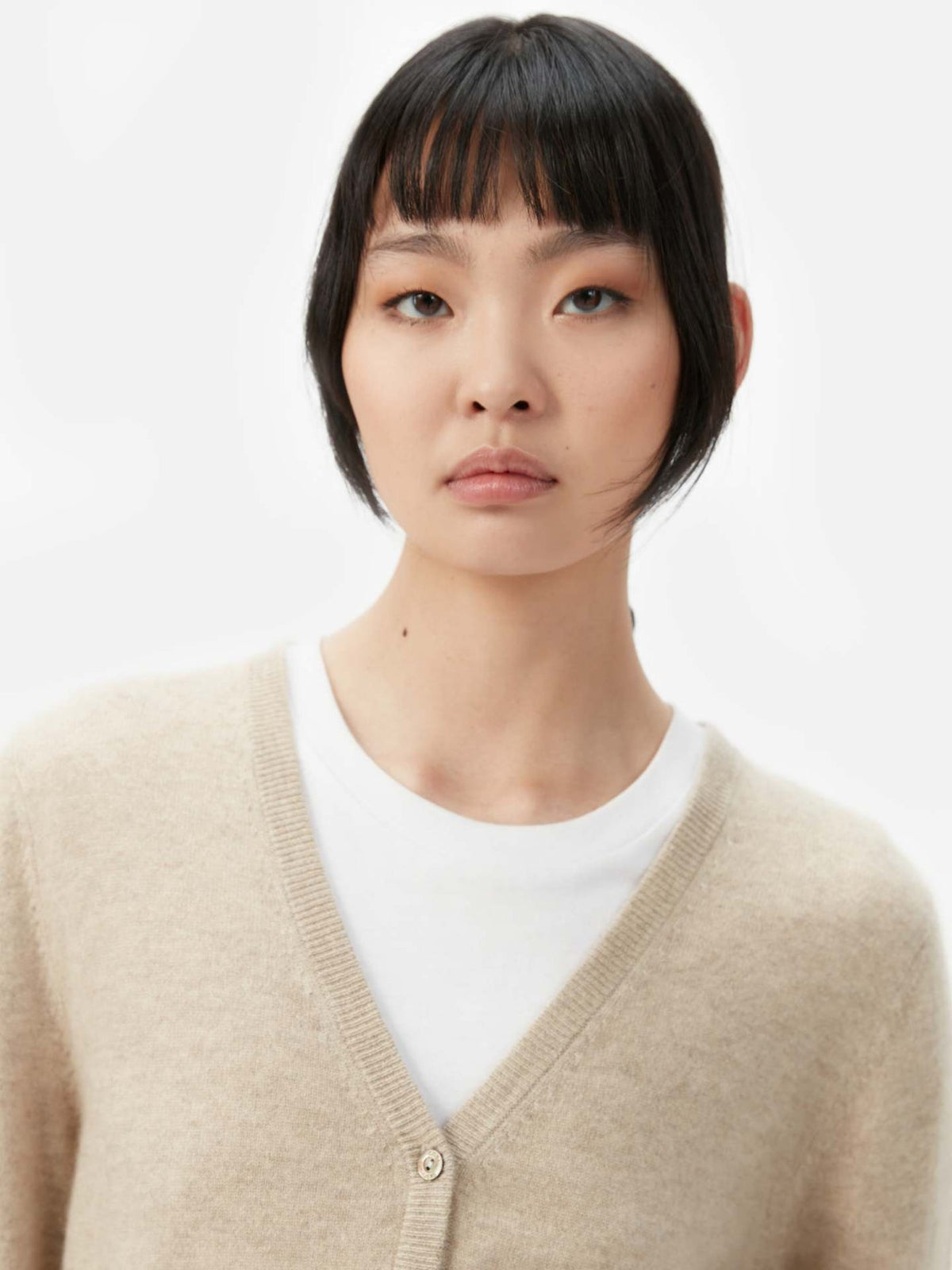 Essential Cashmere V-neck Cardigan — Soft Beige