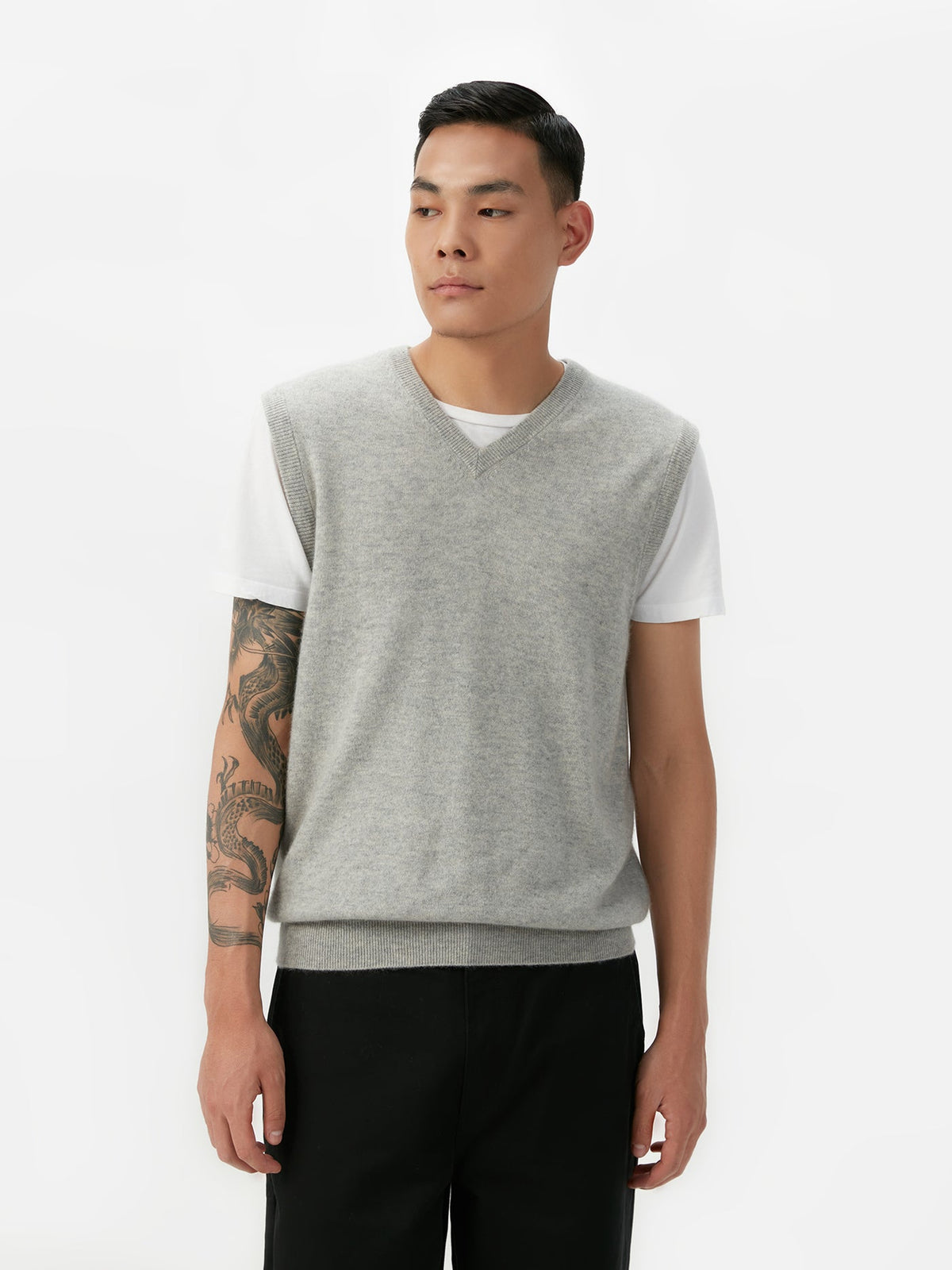 Essential Natural Color V-neck Cashmere Vest — Steel Silver